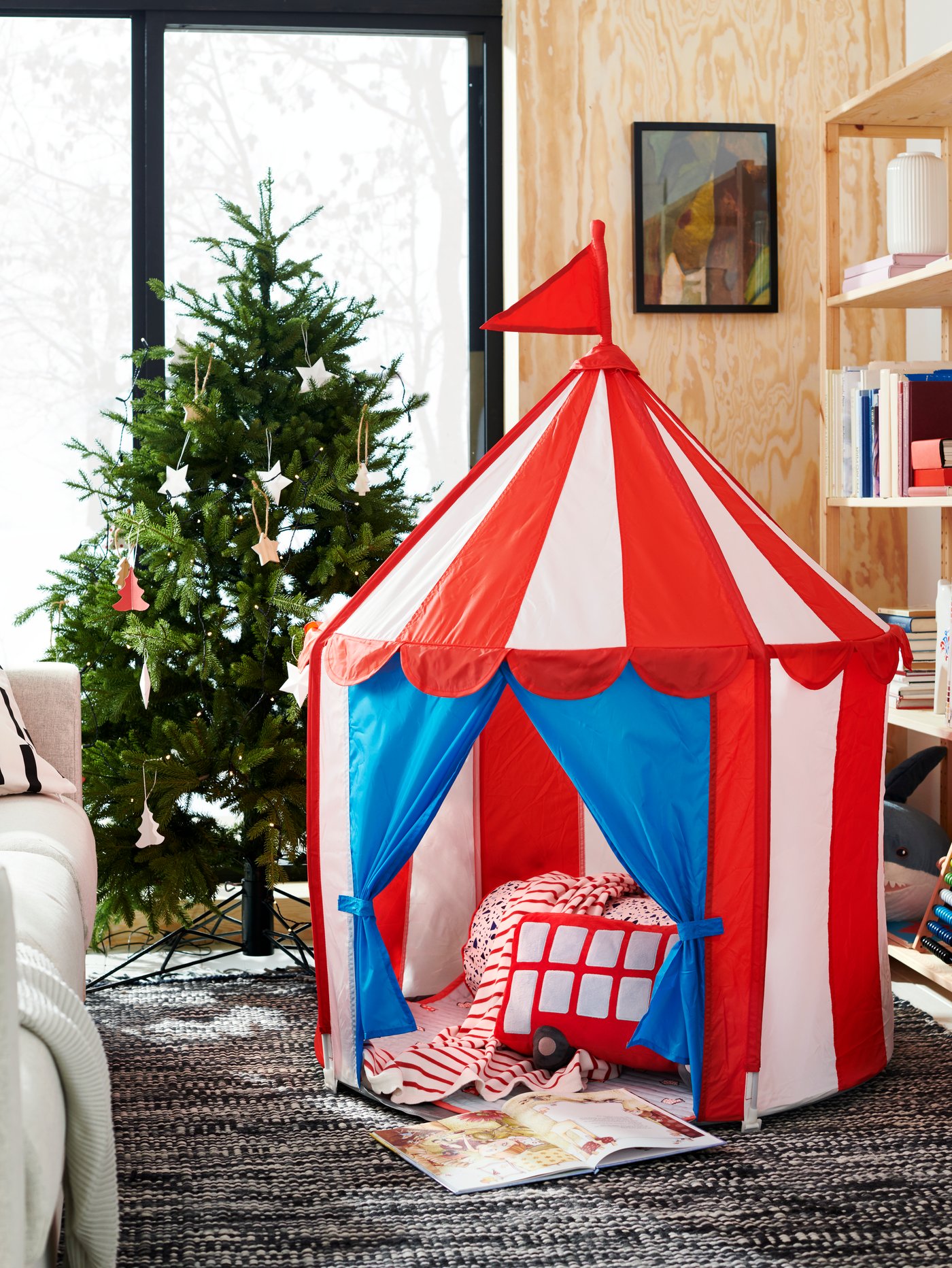 A CIRKUSTÄLT children's tent in the living room