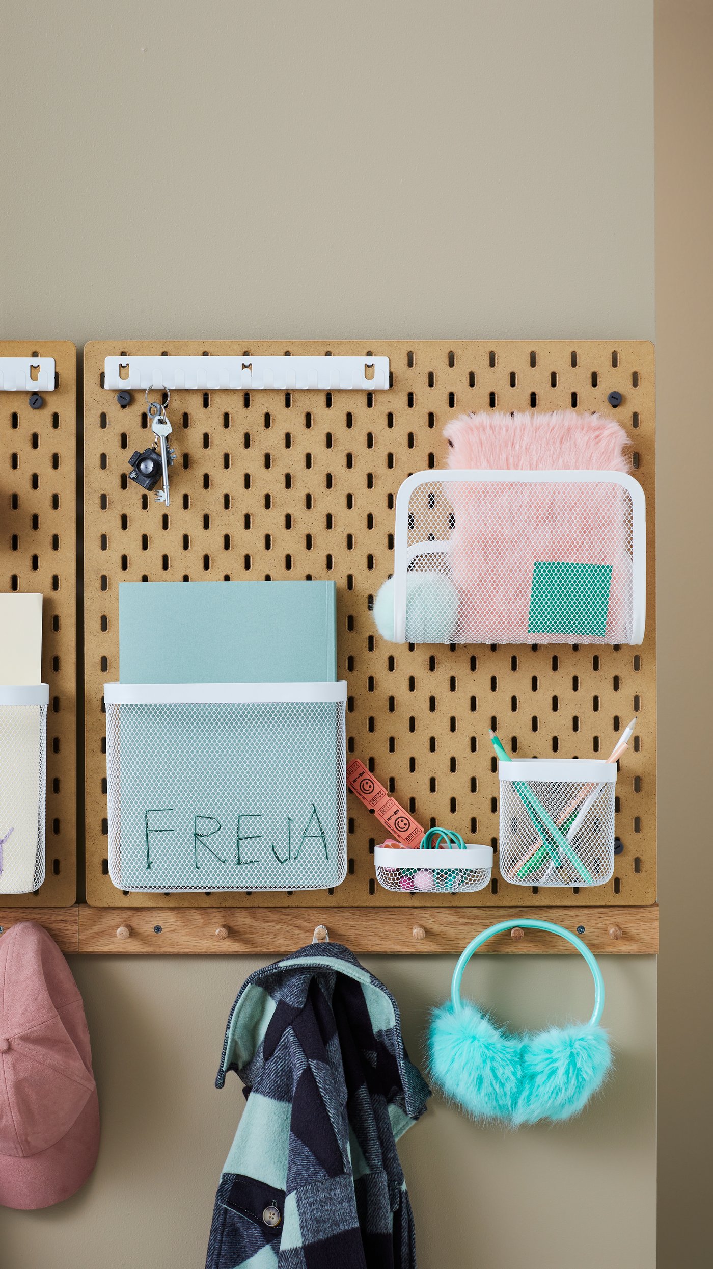 A white SKÅDIS hook rack