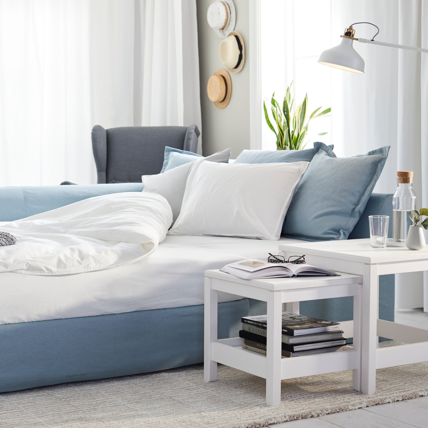 A natural colour/beige LINDELSE rug, high pile in the living room