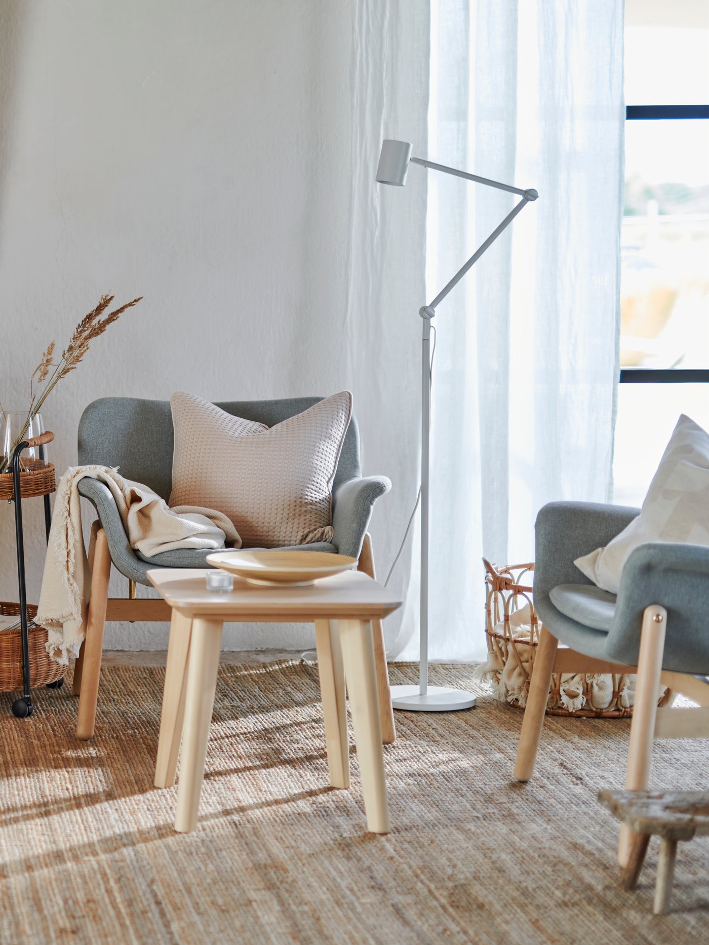 Zwei mintfarbene Loungesessel 