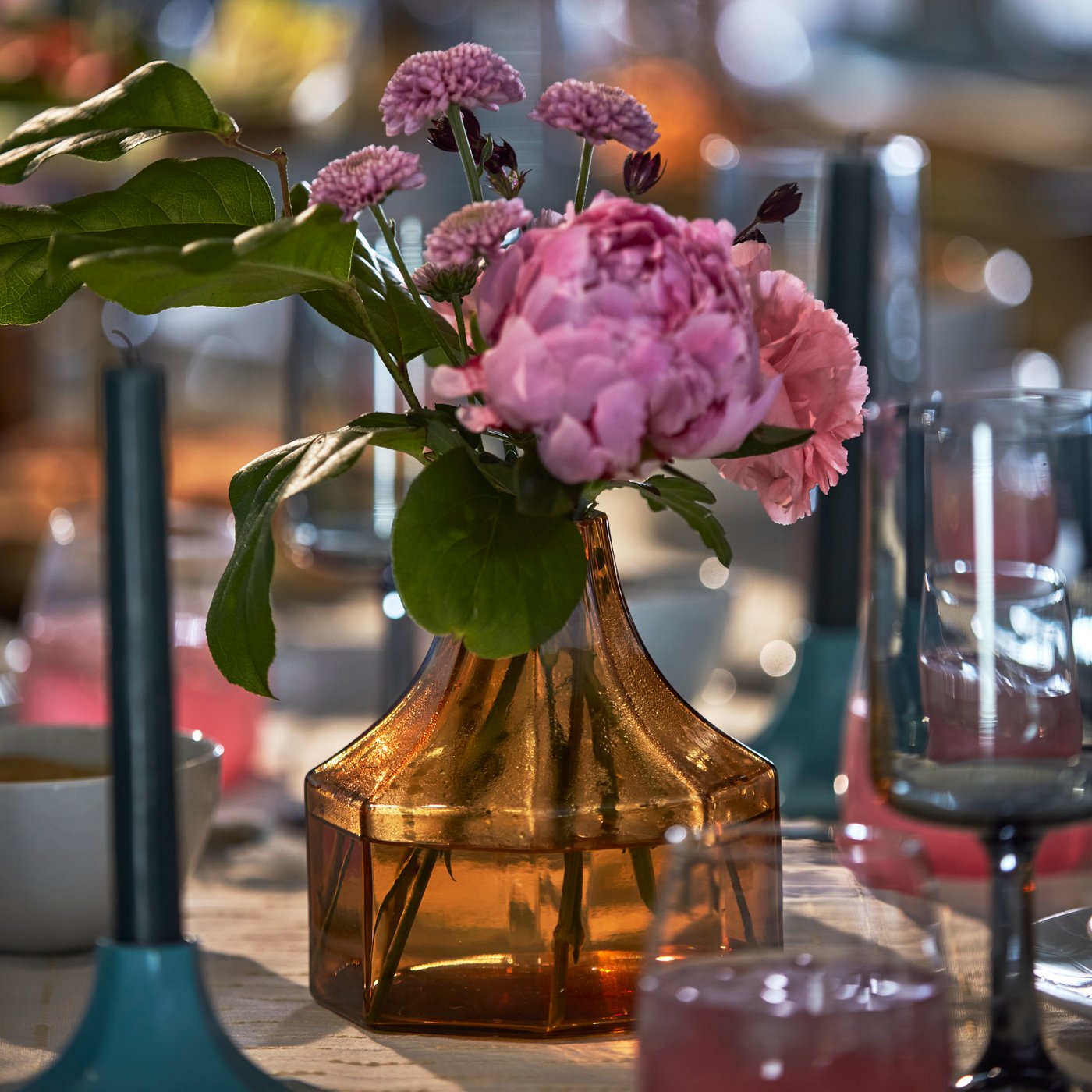 An yellow/glass GOKVÄLLÅ vase