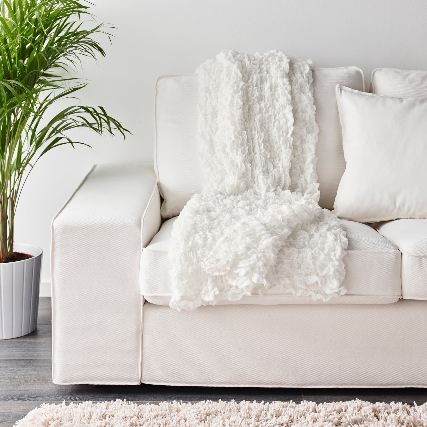 A white OFELIA blanket