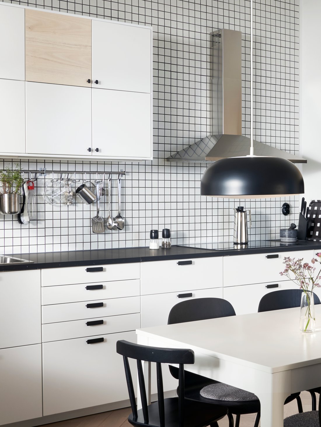 A kitchen with a modern touch with VEDDINGE IKEA IKEA Singapore