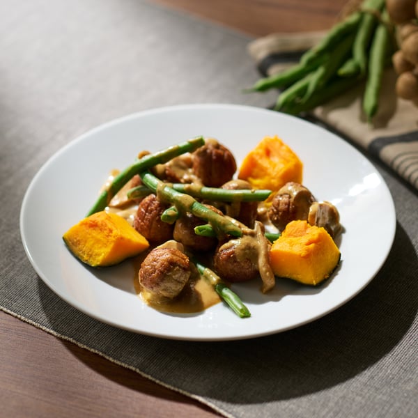 Plant ball with mushroom sauce