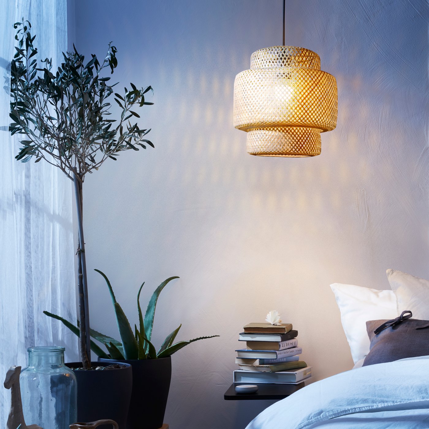 A bamboo/handmade SINNERLIG pendant lamp