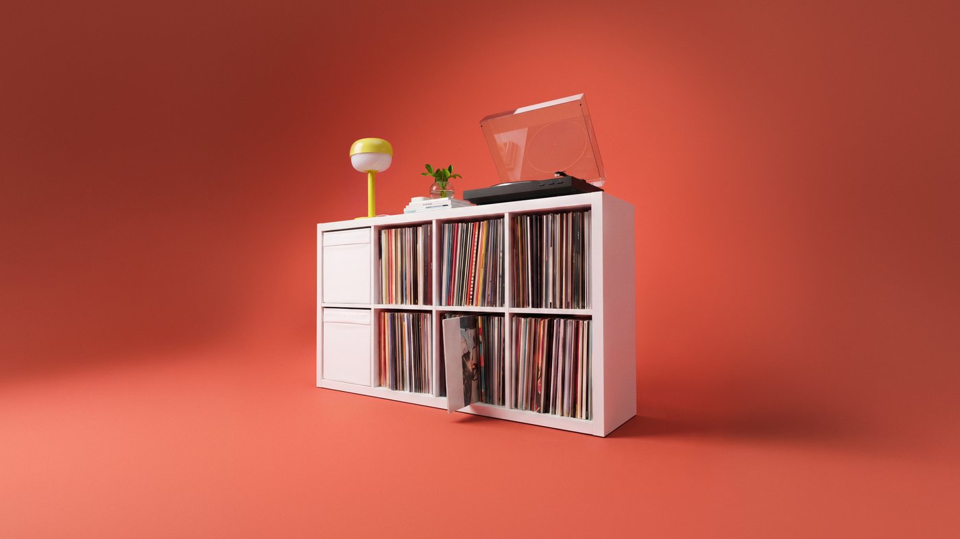 KALLAX blanche remplie de vinyles sur fond rouge