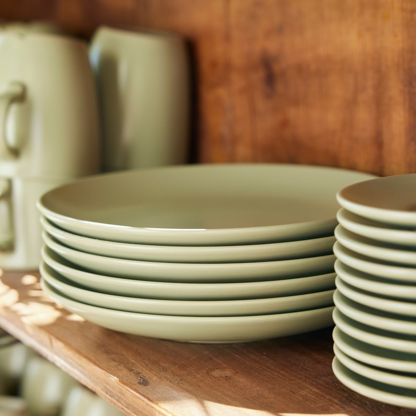 A matt green FÄRGKLAR mug