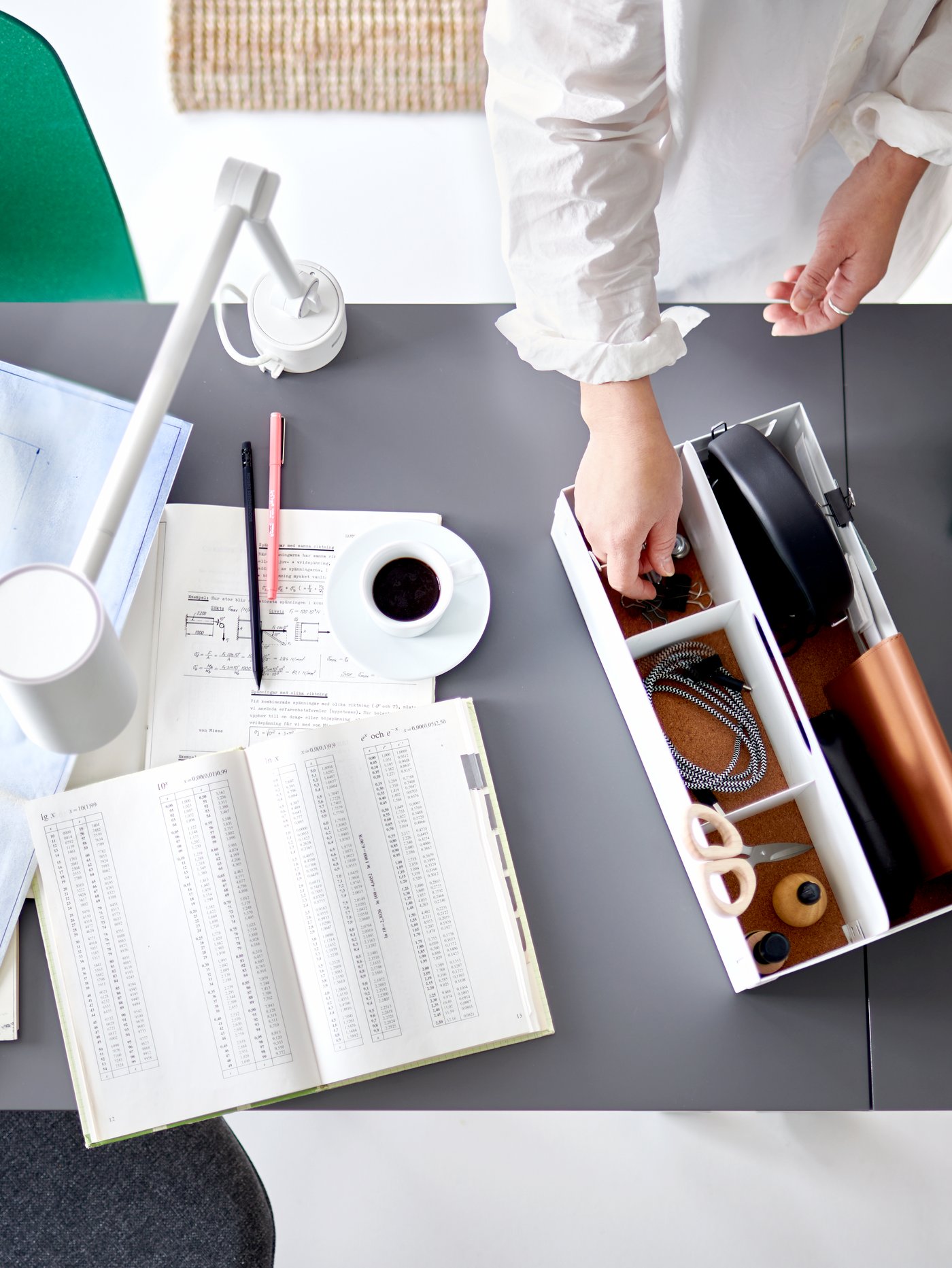 A KVISSLE desk organiser in the home office