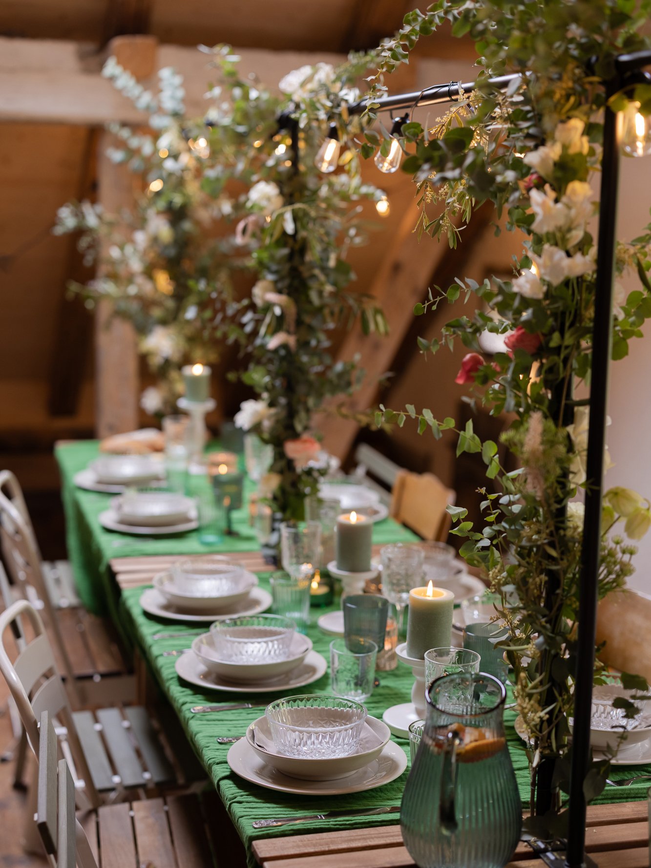 A Ranunculus/dark pink SMYCKA artificial flower