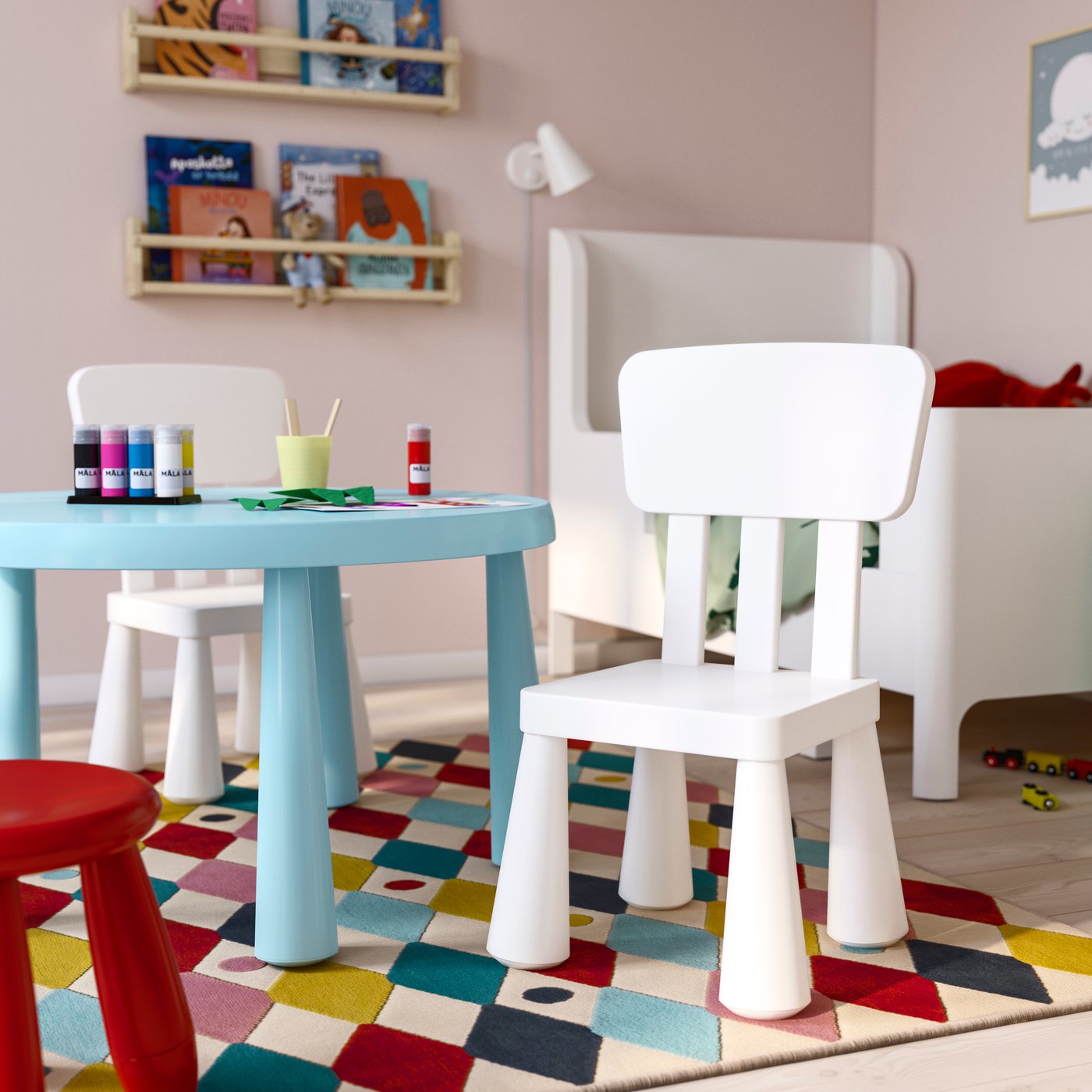 An in/outdoor/white MAMMUT children's chair