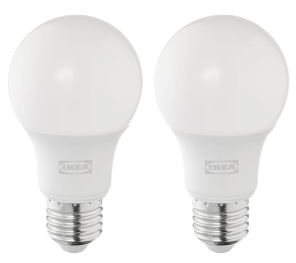 Un variateur d'intensité/globe opalin blanc SOLHETTA ampoule LED E27 806 lumens