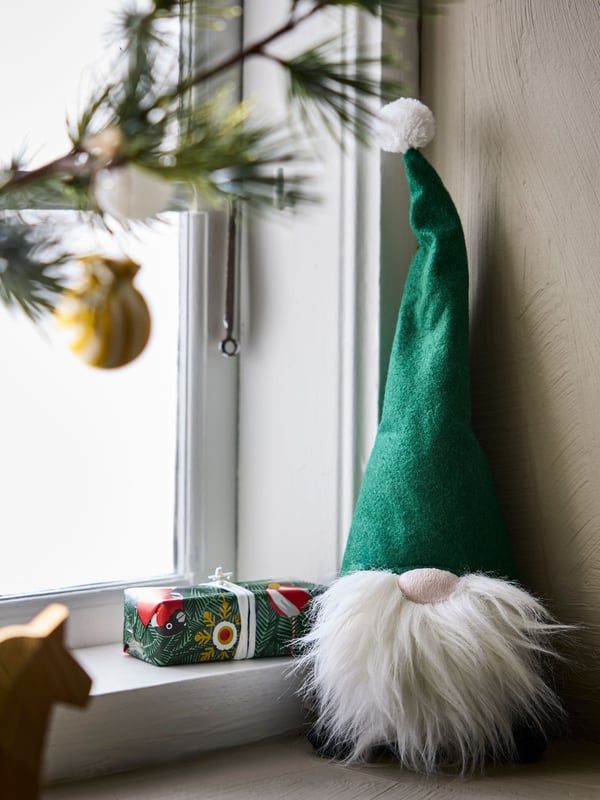 A Santa Claus green VINTERFINT decoration