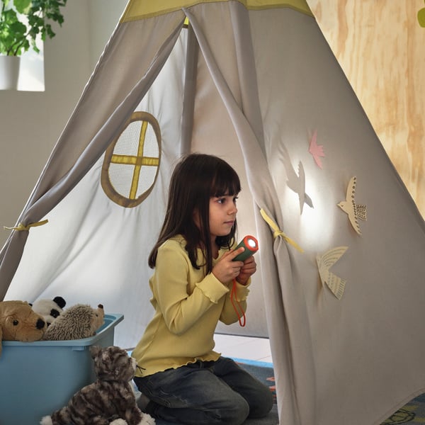 A HÖVLIG children's tent