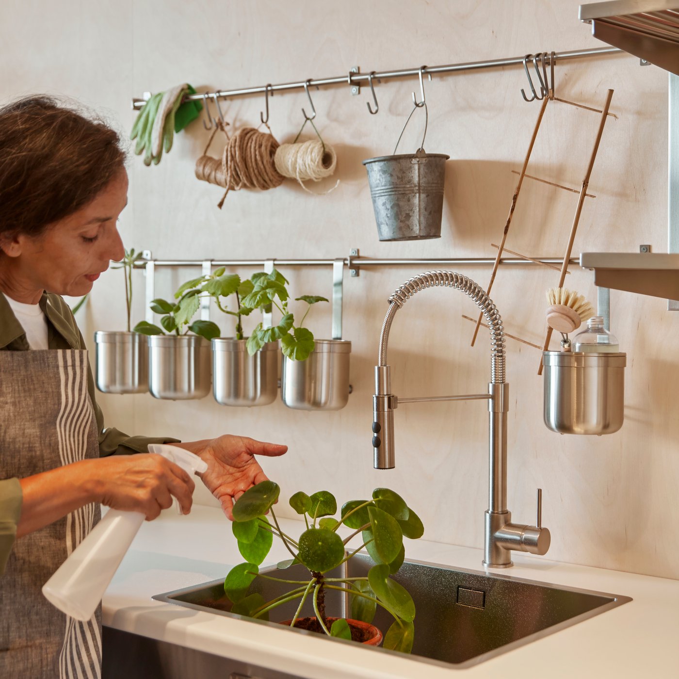 A stainless steel KUNGSFORS rail