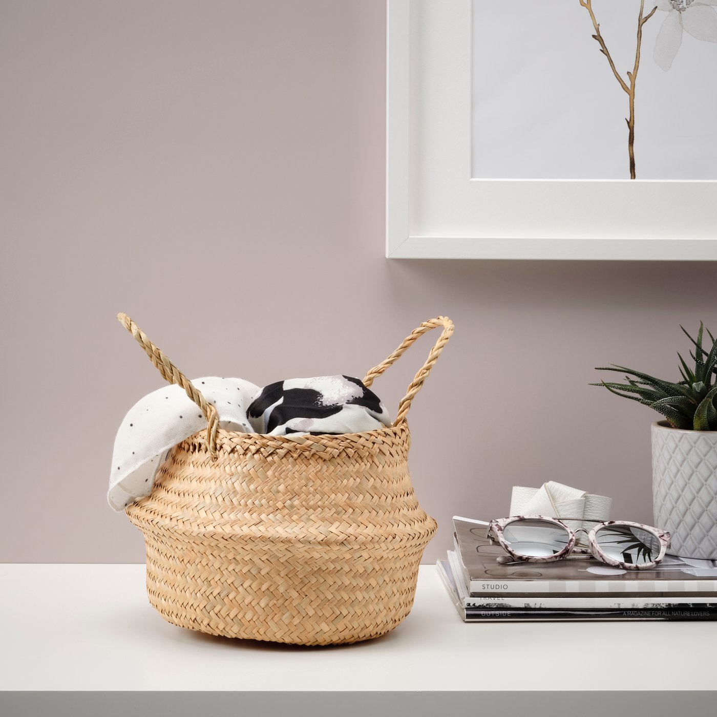 A seagrass KRALLIG basket