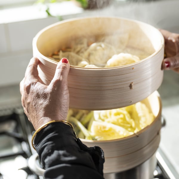 A bamboo KLOCKREN steamer