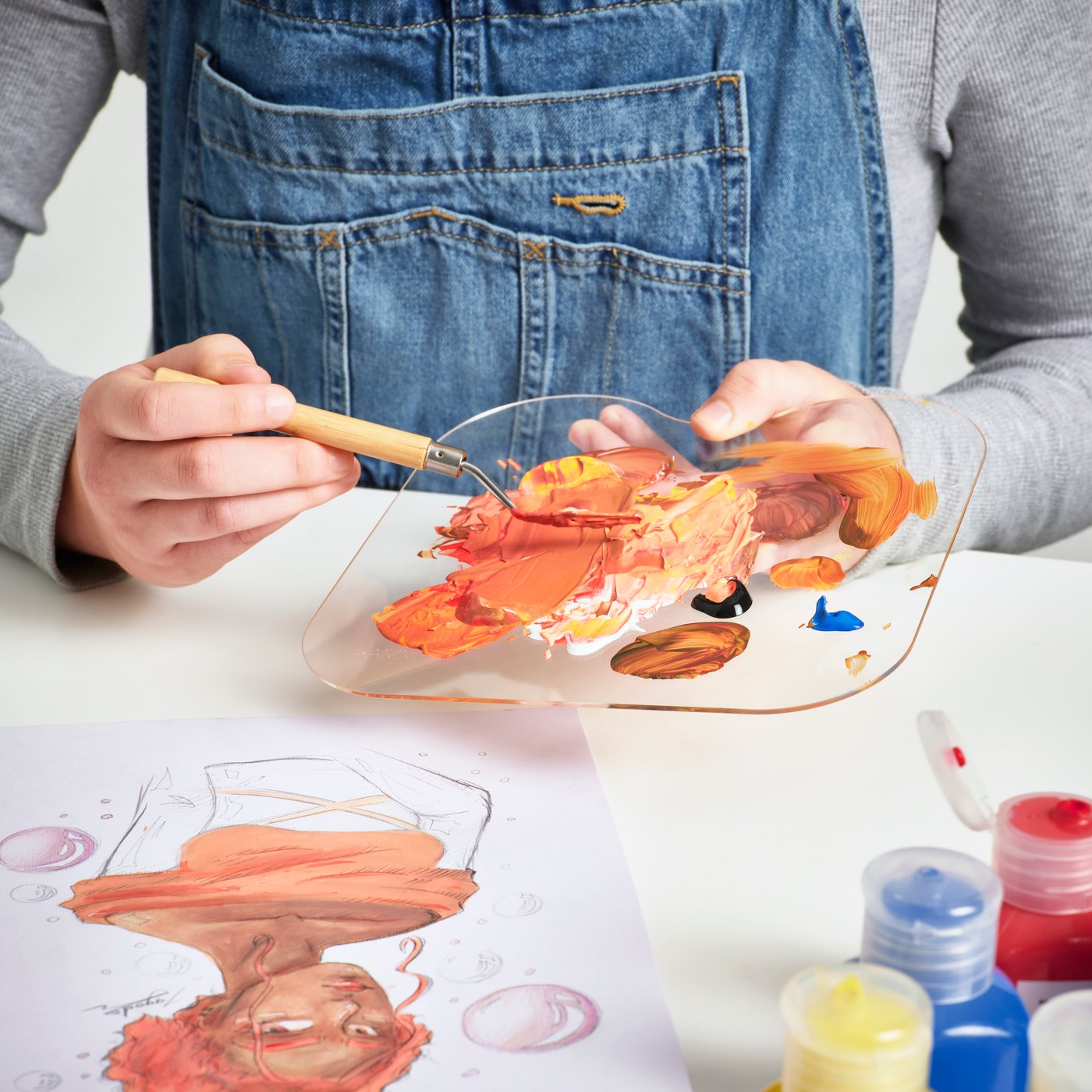 A mixed colours SOLFÅGEL acrylic paint