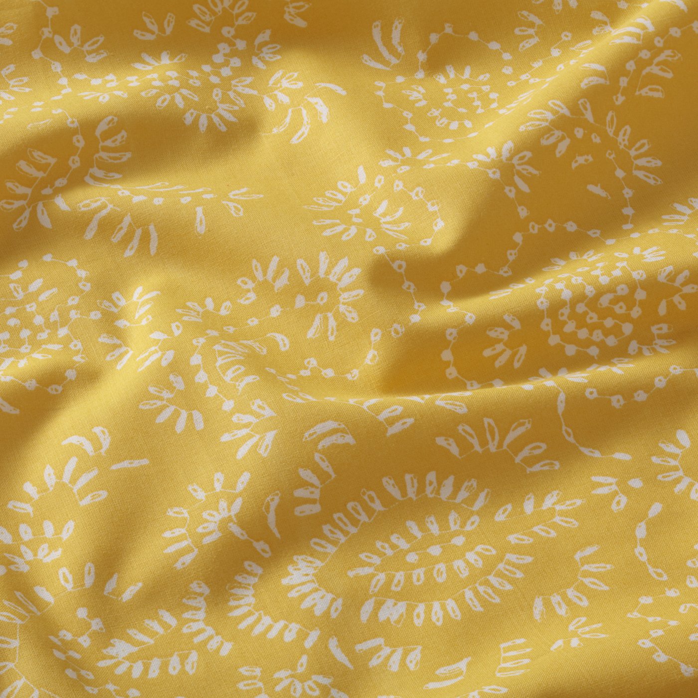 An yellow ÅKERTISTEL flat sheet and 2 pillowcase
