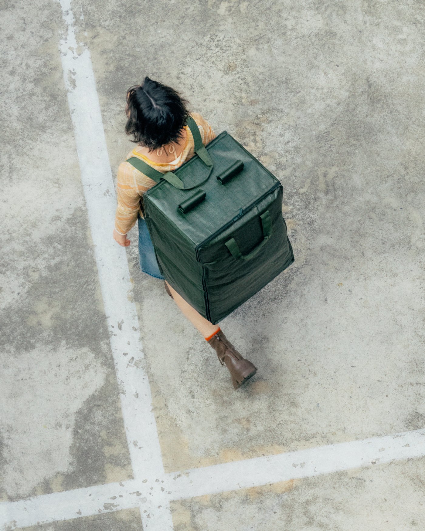 Green KOMPISHÄNG hanging storage with 3 compartments