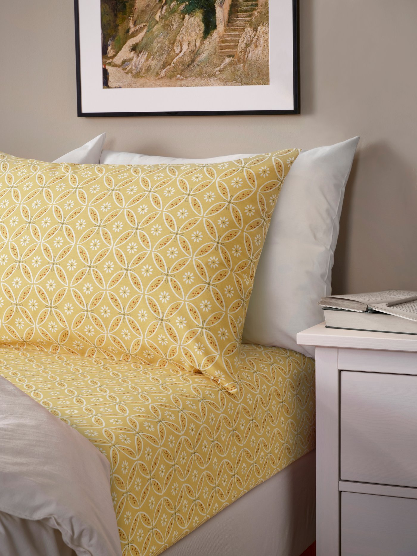 An yellow/multicolour HAMNSENAP flat sheet and 2 pillowcase