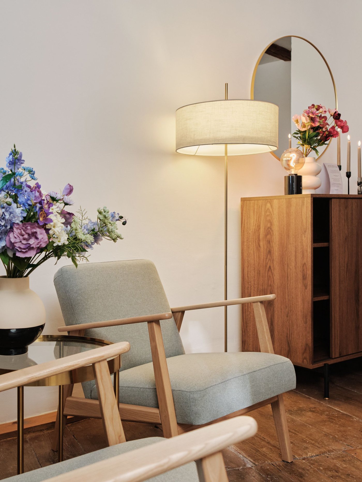 A white textile/brass-plated STOCKHOLM 2025 floor lamp