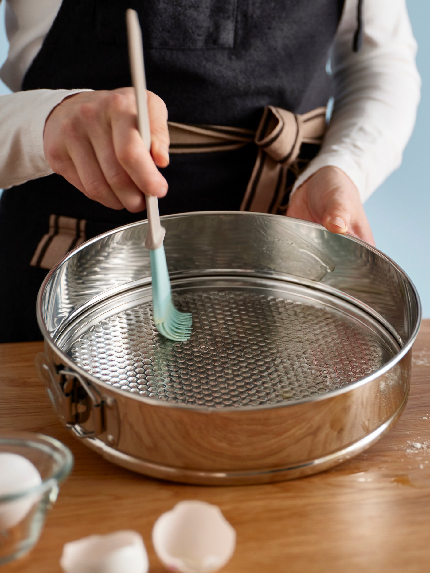 A stainless steel VINTERROCKA springform pan