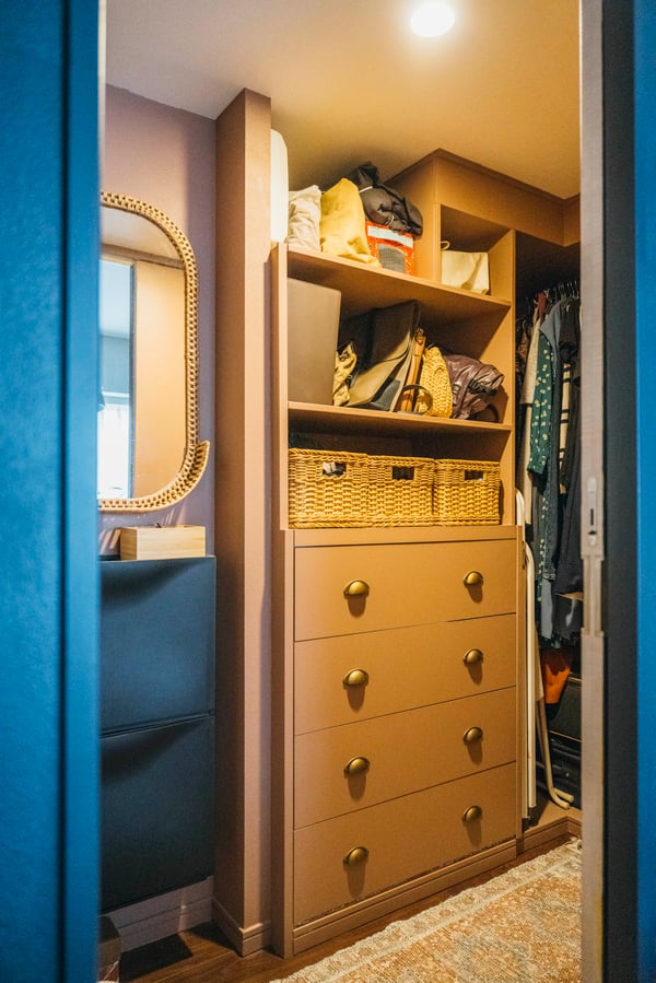 IKEAの商品を使用しつつ、DIYを加えたドレッシングルーム。
