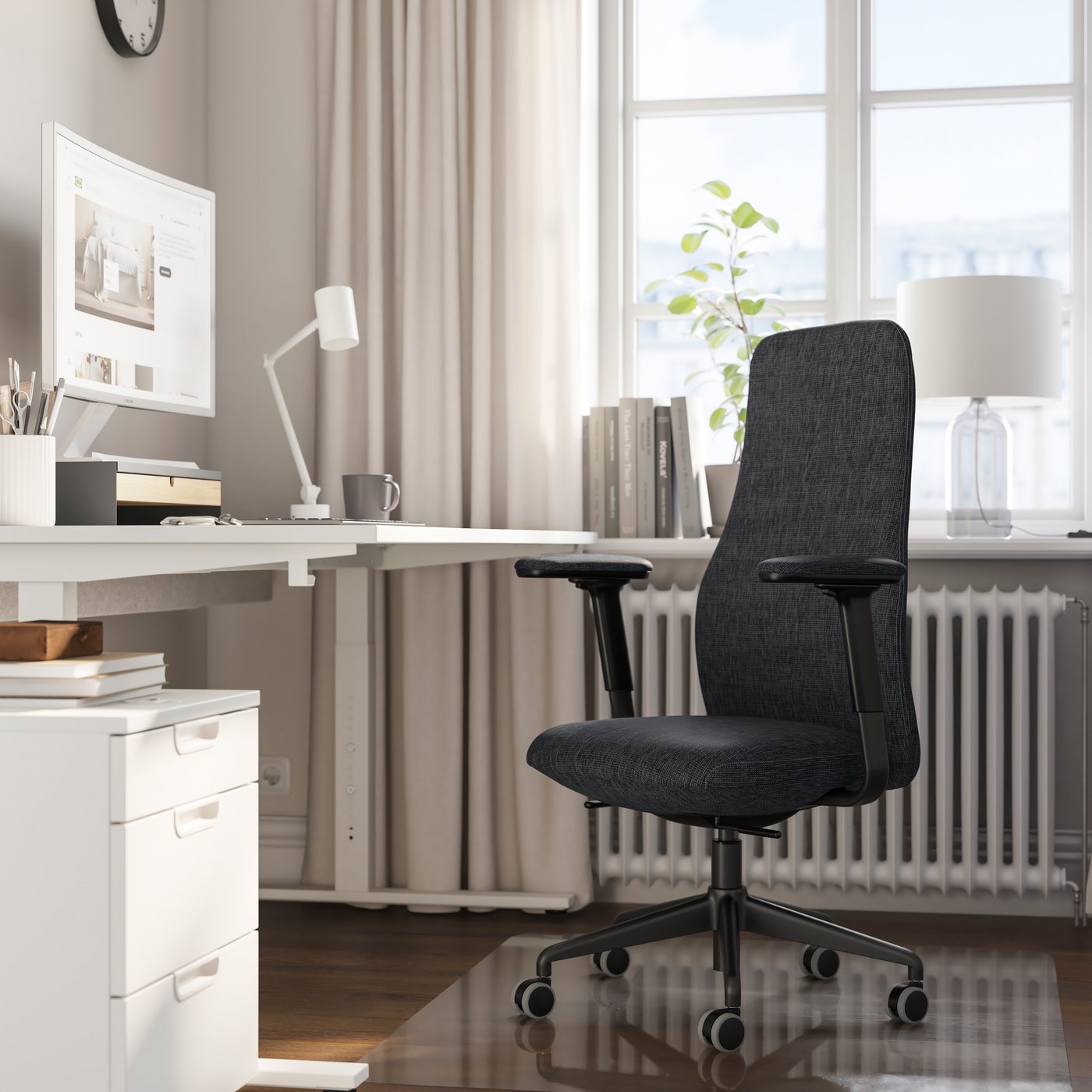 A Letafors grey/black GRÖNFJÄLL office chair with armrests