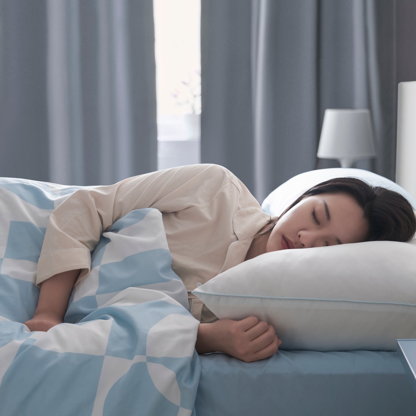 A BRUKSVARA pillow, high, side/back sleeper