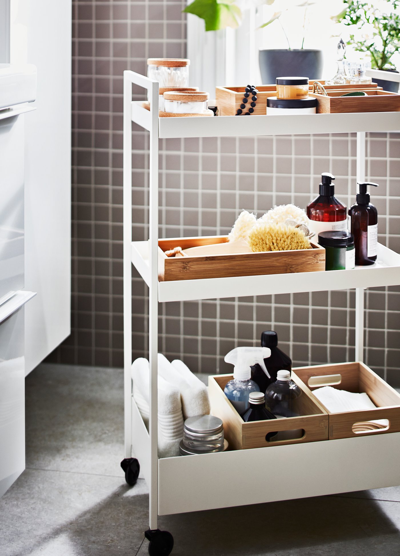 Easy storage ideas to keep your bathroom organized - IKEA