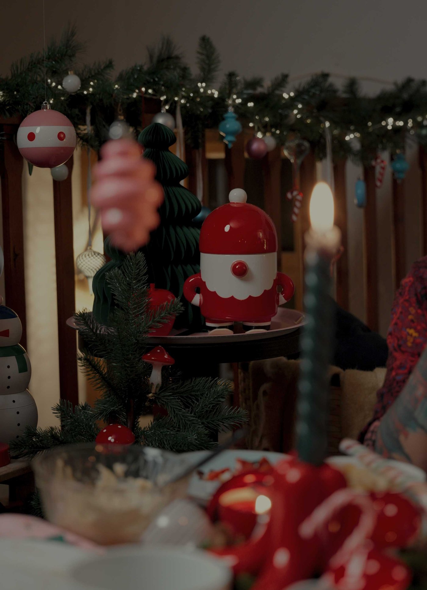 A battery-operated dots/silver-colour STRÅLA LED lighting chain with 80 lights