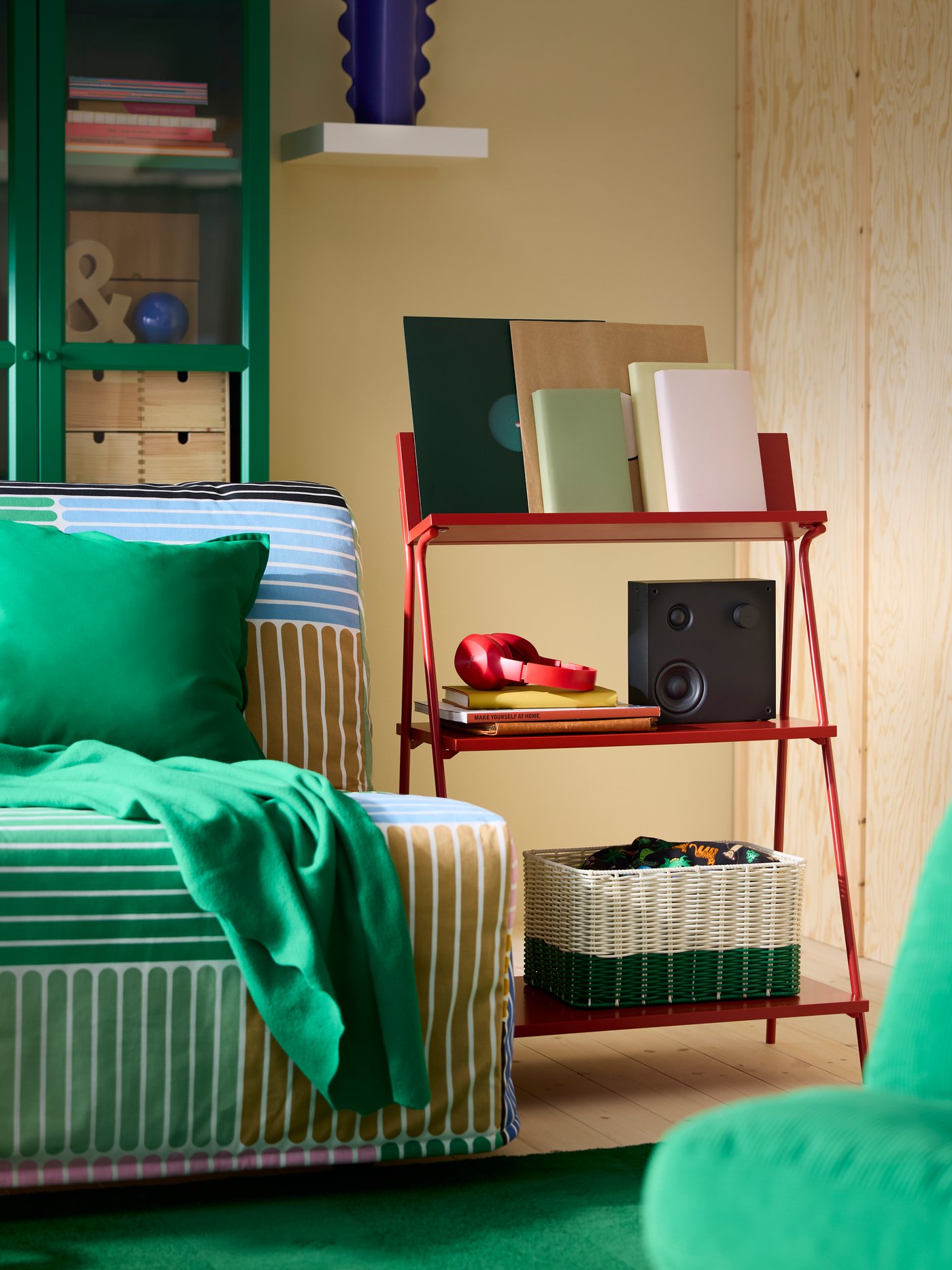 A red KRÖNIKÖR open storage in the living room