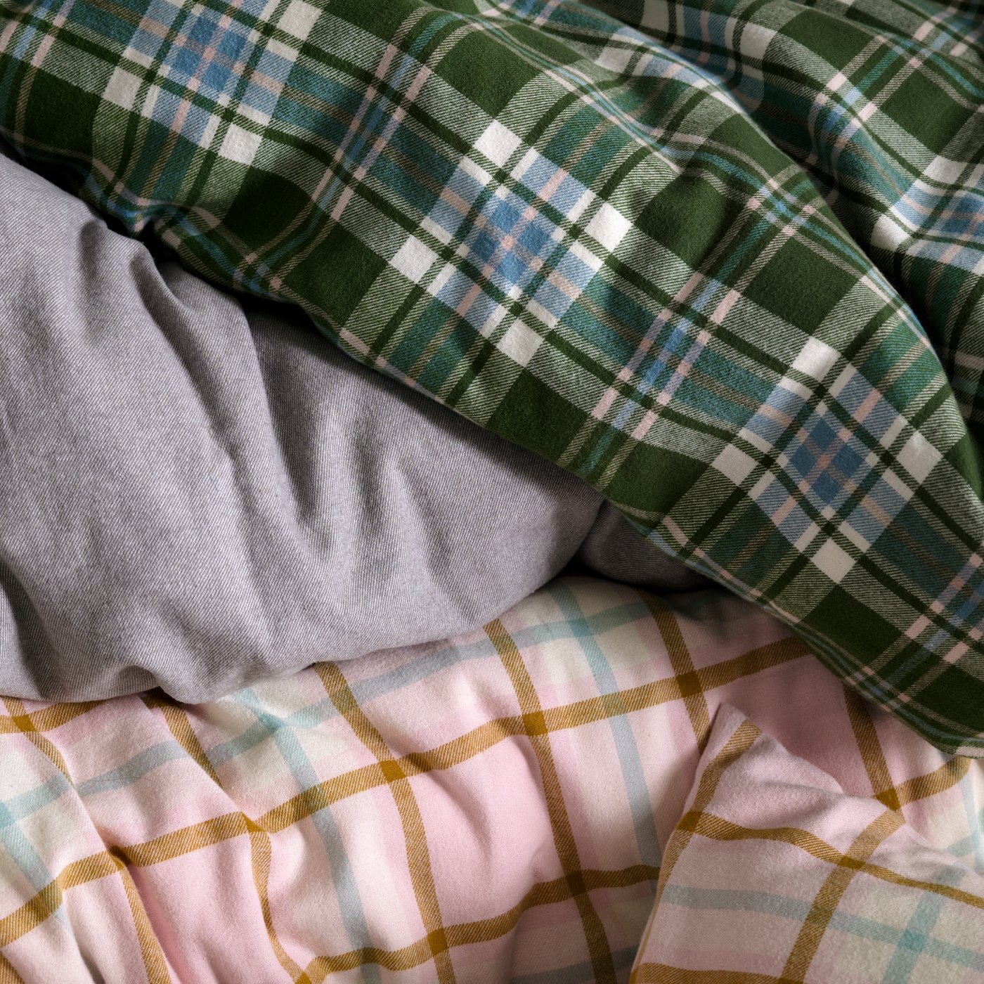 Close up of BANBJÖRNBÄR and PEROVSKA duvet covers in flannel.