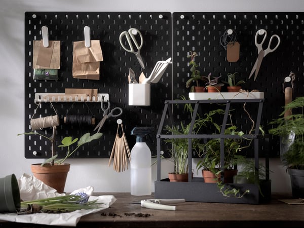 A black SKÅDIS pegboard