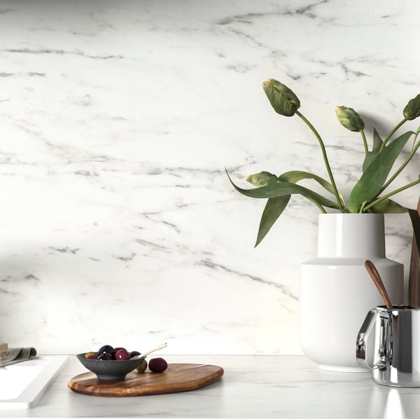 Un vase GRADVIS gris dans la cuisine
