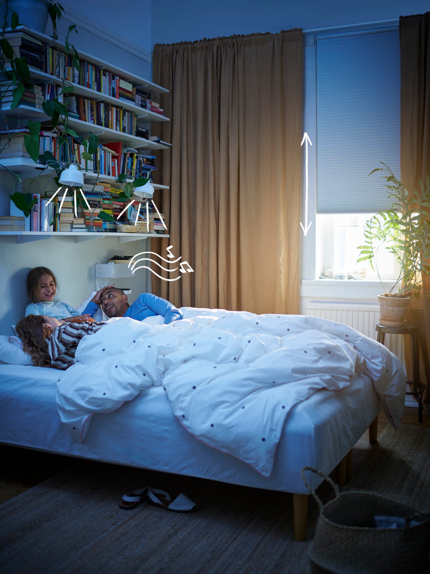 Eine intelligente, kabellose, dimmbare TRÅDFRI LED-Glühlampe mit weissem Lichtspektrum für Kronleuchter, E14, 470 Lumen