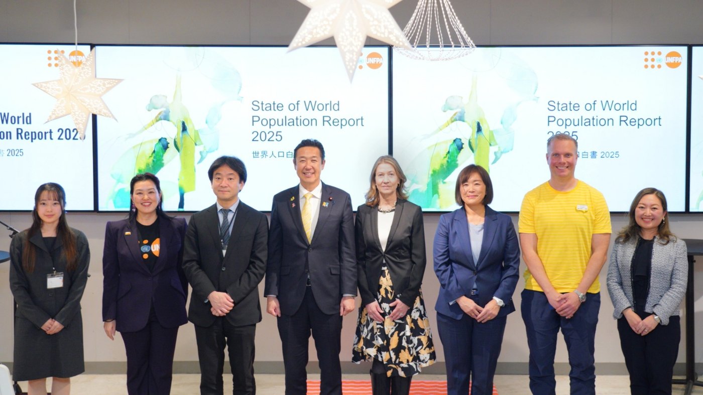 左から東京大学学生・株式会社Whins代表取締役社長 森環奈氏、国連人口基金駐日事務所 所長 成田詠子氏、
外務省 国際協力局 国際保健戦略官の喜多洋輔氏、内閣府特命担当大臣の黄川田仁志氏、駐日スウェーデン大使ヴィクトリア・フロード＝リー氏、イケア・ジャパンよりCFO 小山公三子、マーケットマネジャーAnders Renvert、パブリック・アフェアーズ李ファミ。