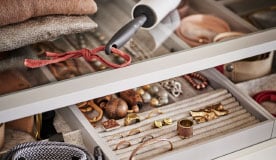 A white KOMPLEMENT pull-out tray with insert