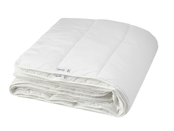 A SMÅSPORRE all seasons duvet