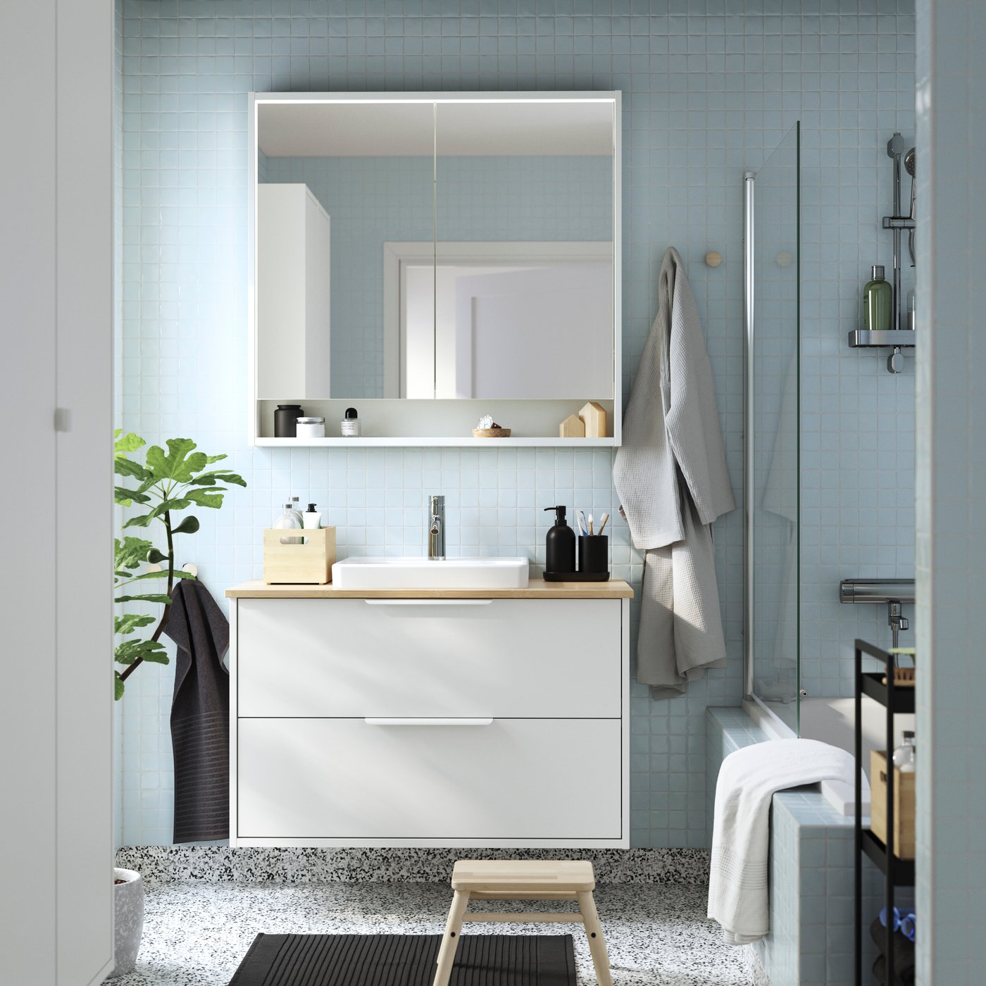 A white/light bamboo HAVBÄCK wash-stnd w drawers/wash-basin/tap