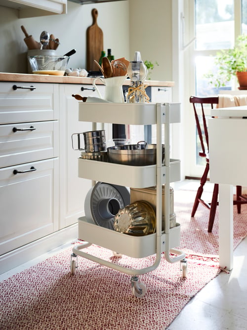 Pots, pans, and the IDEALISK sifter – it all fits easily into the RÅSKOG kitchen trolley on wheels.