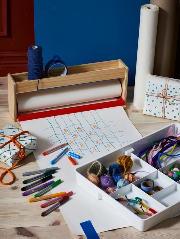 A MÅLA drawing paper roll in the childrens room