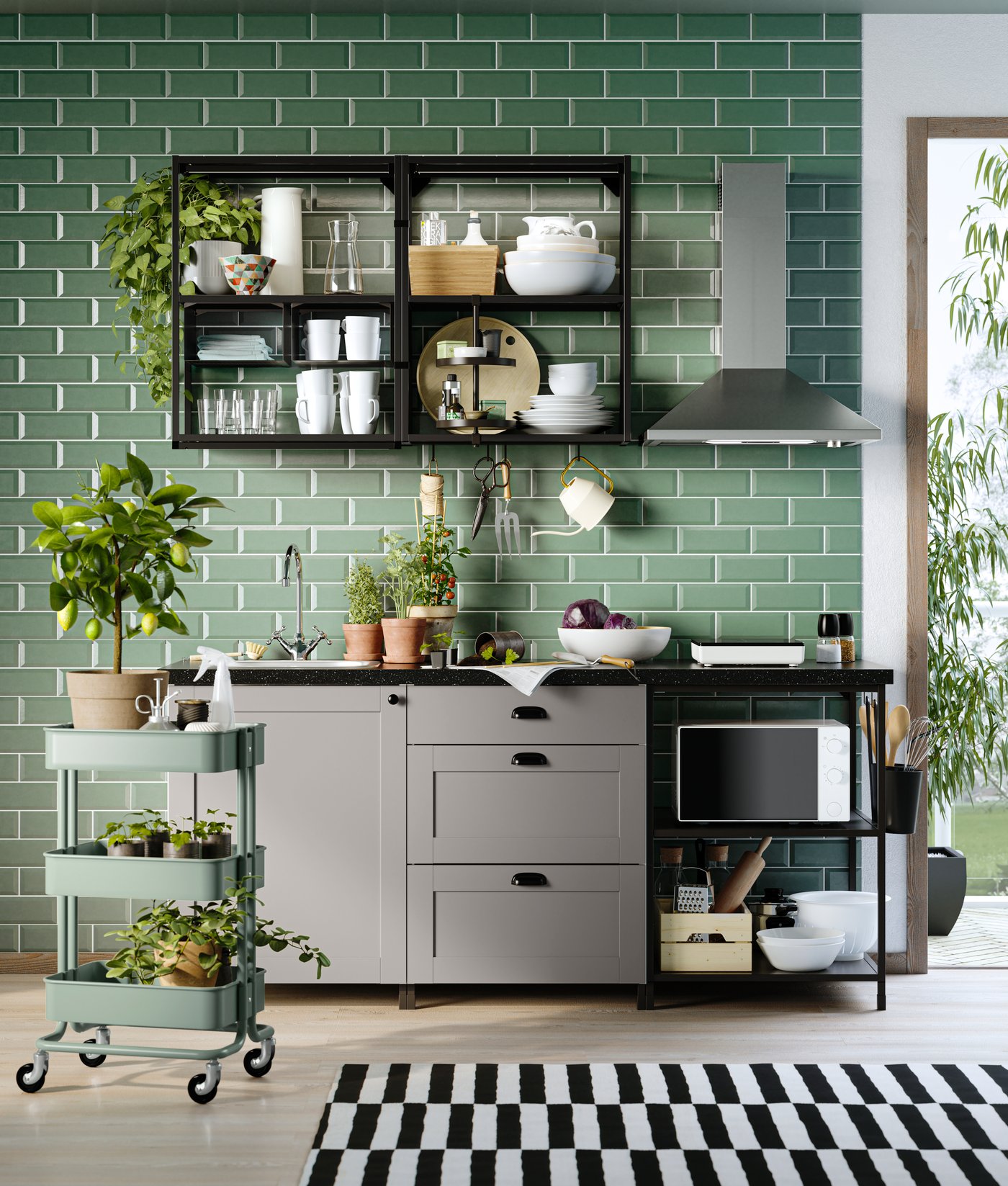 A white VISPAD colander in the kitchen