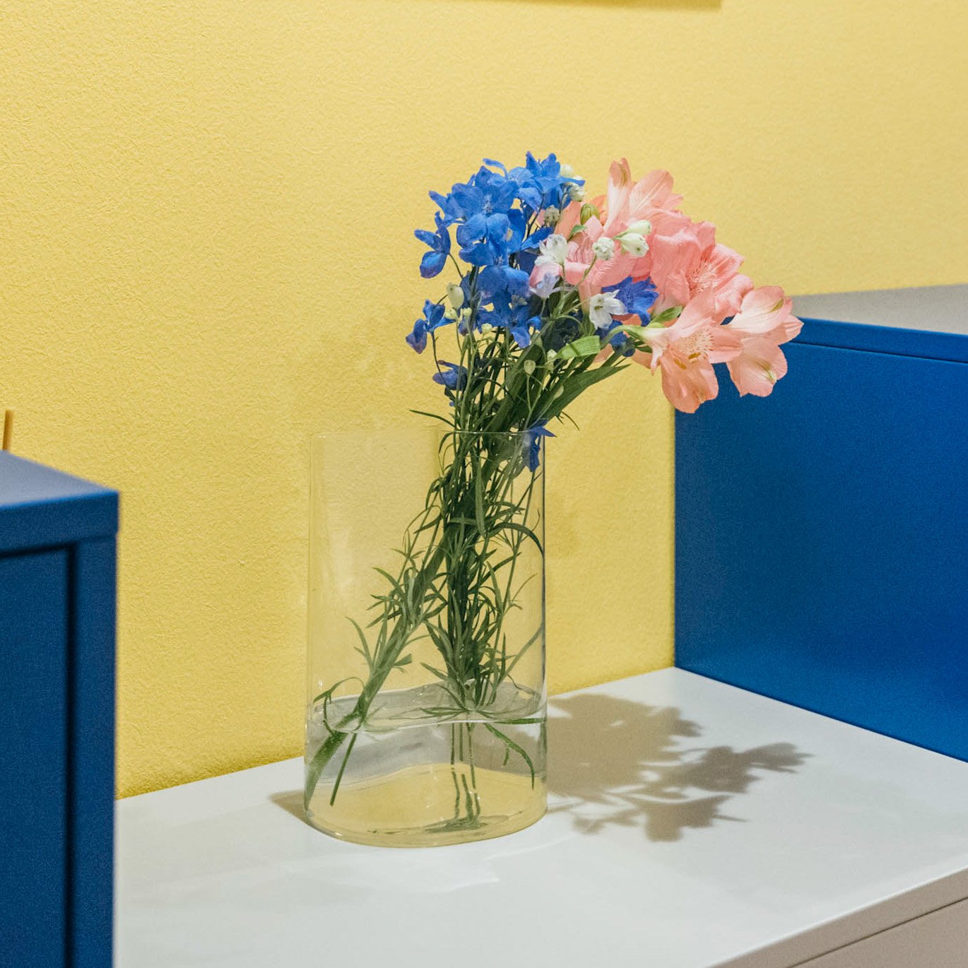 A clear glass CHILIFRUKT vase/watering can