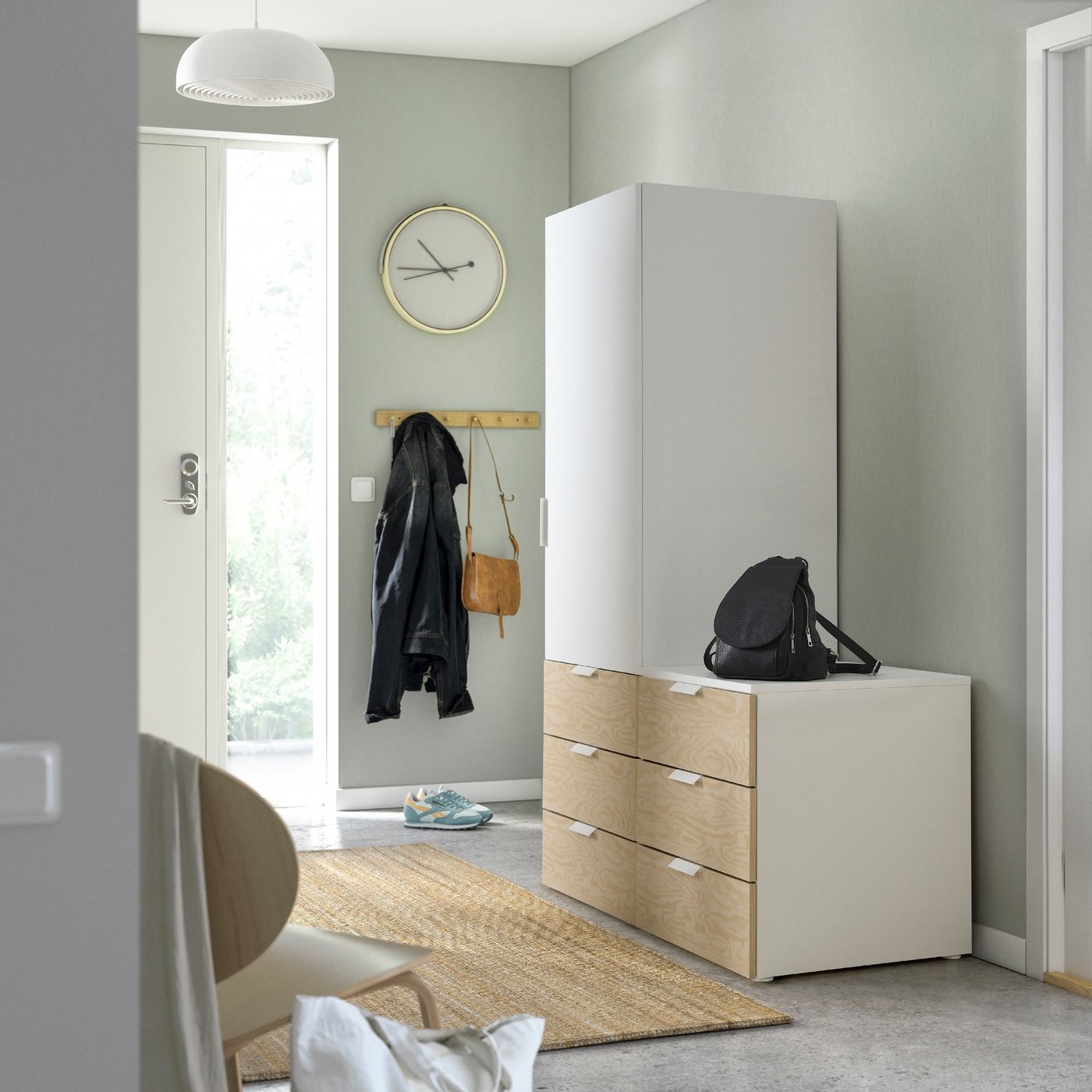 A white Kalbåden/lively pine effect FONNES white PLATSA wardrobe with 1 door and 6 drawers in the hallway