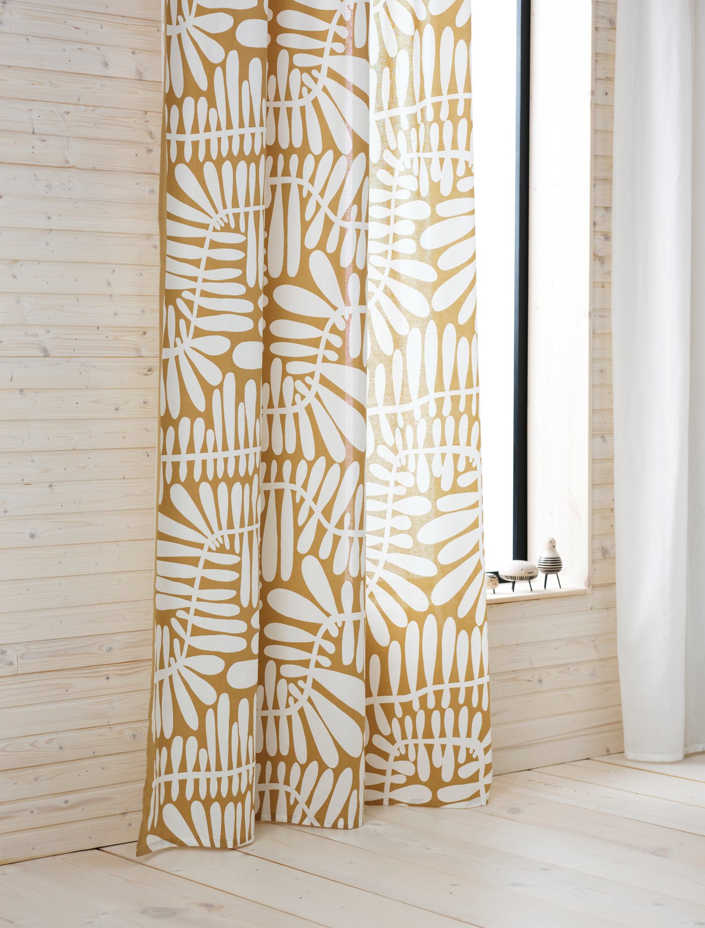 A beige/white MAJSMOTT curtains, 1 pair