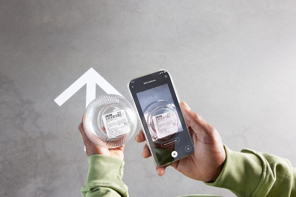 Scanning a product using IKEA Scan &Pay
