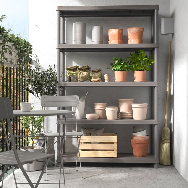 A dark grey indoor /outdoor RUNMARÖ shelving unit