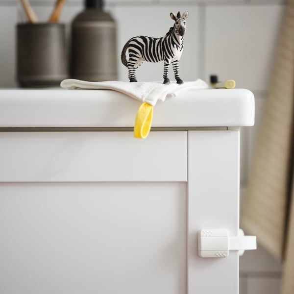 Mueble de baño con seguridad.