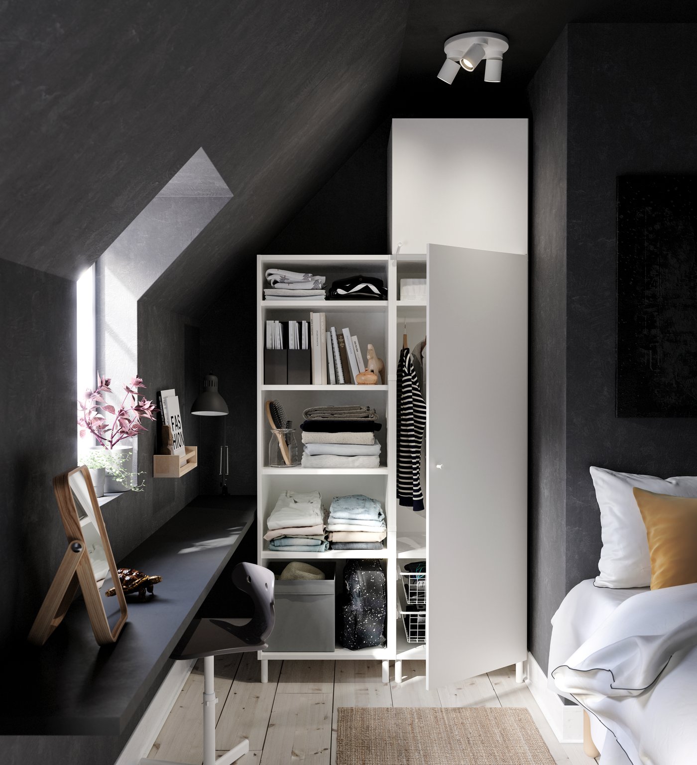 Ein Dachschrägeschrank in weiß aus unserer PLATSA Serie.